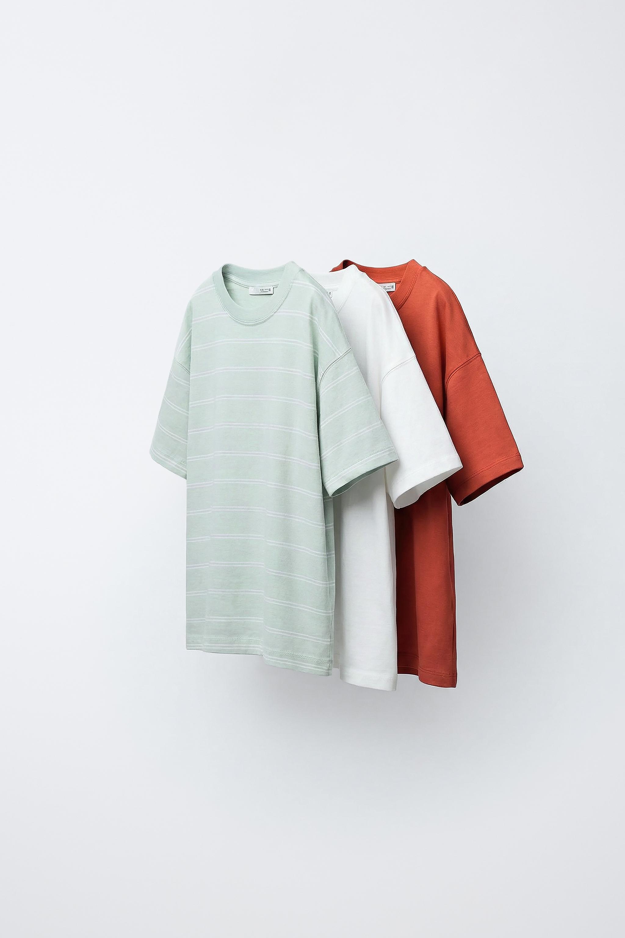 THREE-PACK OF STRIPED AND PLAIN T-SHIRTS